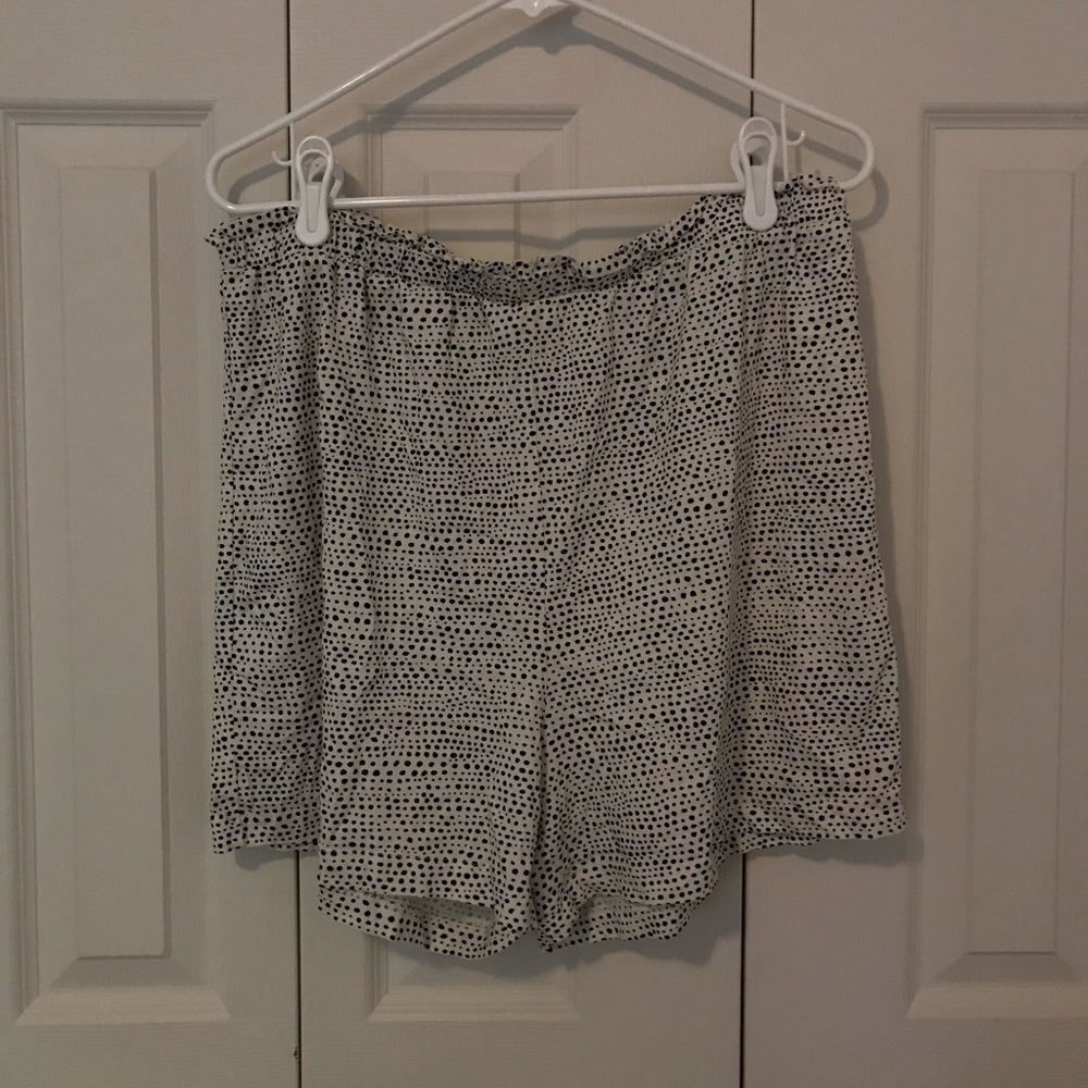 White and Black Stretchy Shorts!